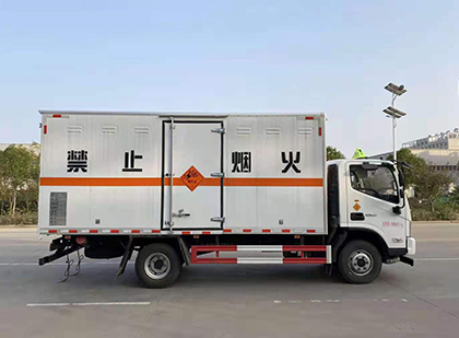 西市爆破器材运输车