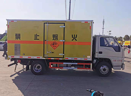 西市爆破器材运输车